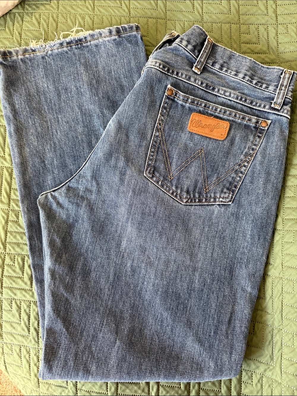 Wrangler Men’s Light Blue Straight Leg Jeans